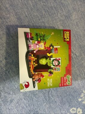 Brick Craft Grinch Holiday Playset - Green and Red